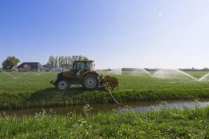 tractor, water, agricultural vehicle, nature, spraying, water hose, irrigation, coverage